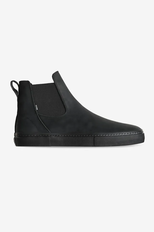 globe-dover-ii-slip-on-black-crazyhorse image 1
