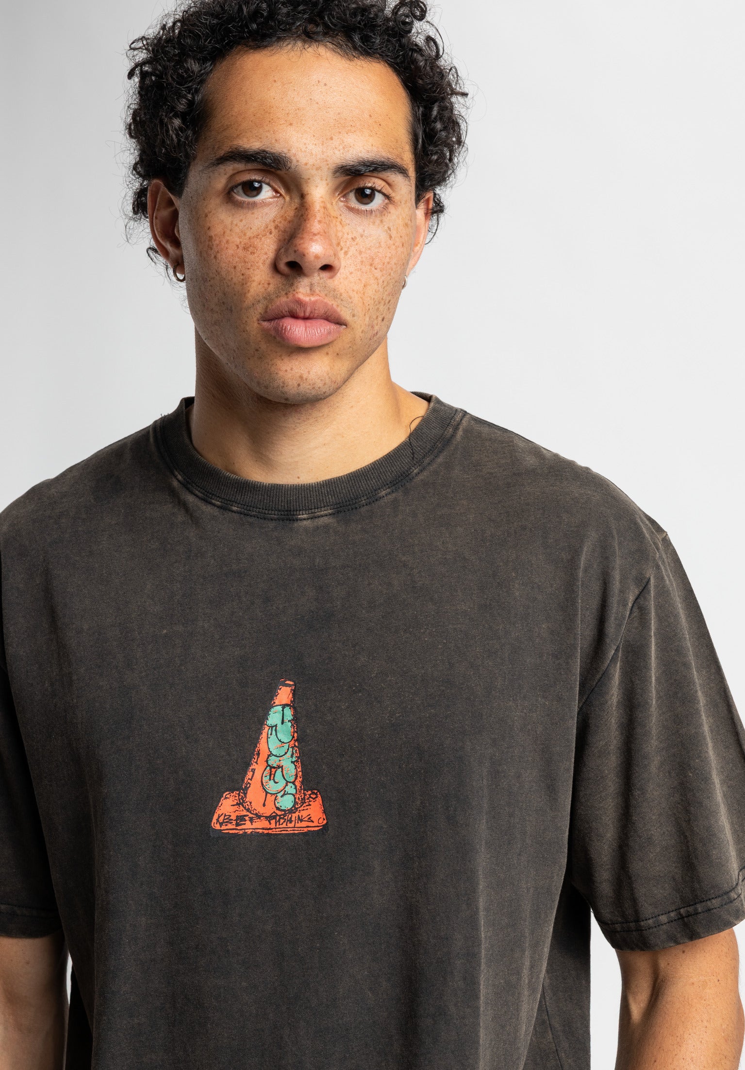 titus-pylone-t-shirt-vintage-wash image 1