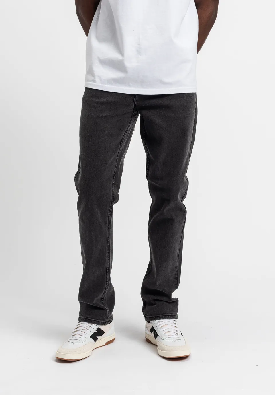 titus-skinny-fit-jeans-herren-black-bleached image 1