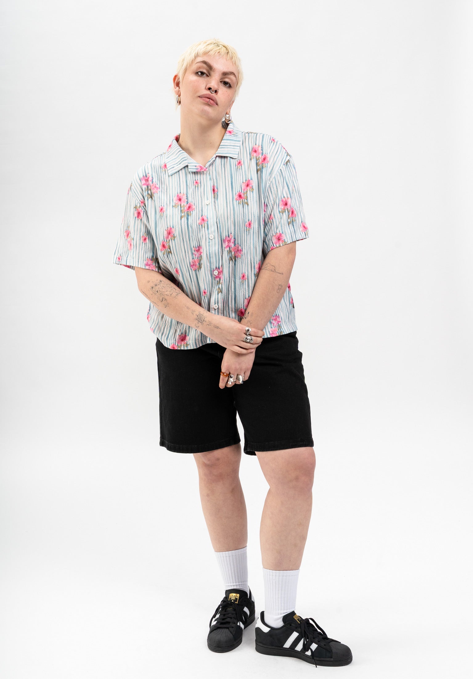 titus-libby-kurzarm-hemd-boxy-loose-fit-floral image 1