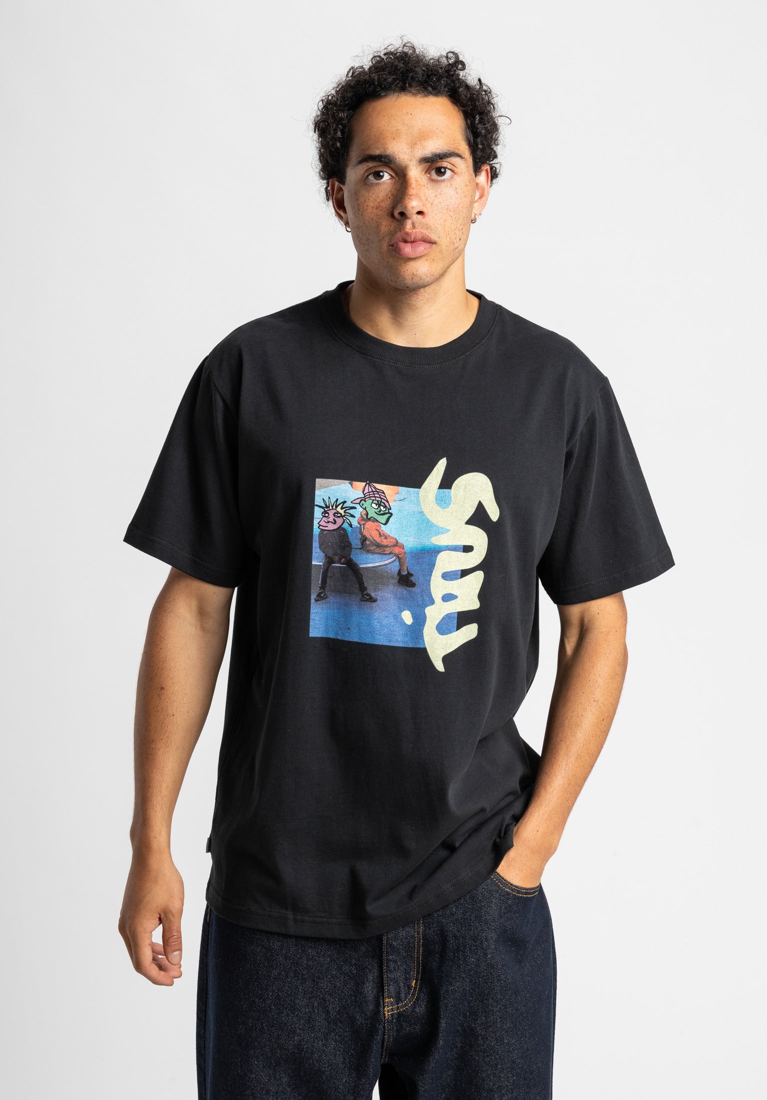 titus-chill-t-shirt-oversize-street-art-print image 1