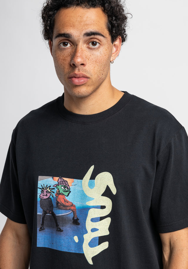 titus-chill-t-shirt-oversize-street-art-print image 3