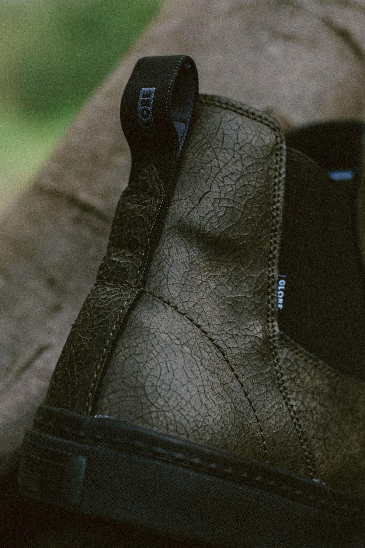 globe-dover-ii-distressed-leather-chelsea-boot-schuhe image 3
