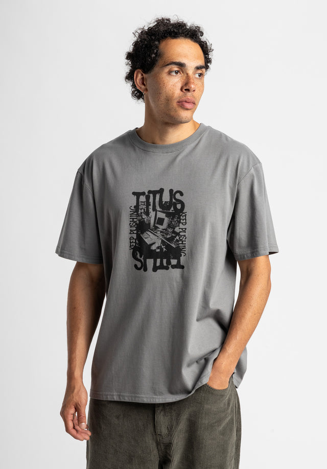 titus-josiah-oversize-t-shirt-graffiti image 2