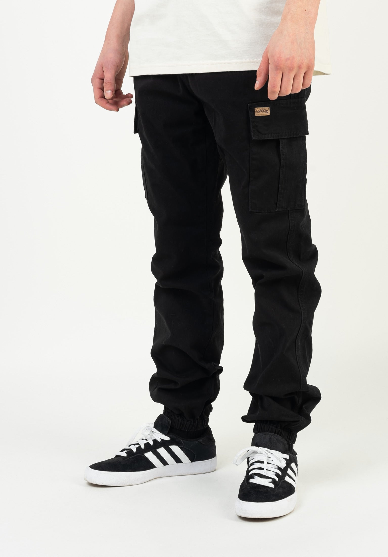 titus-cross-hybrid-hose-cargo-jogger-pants image 1