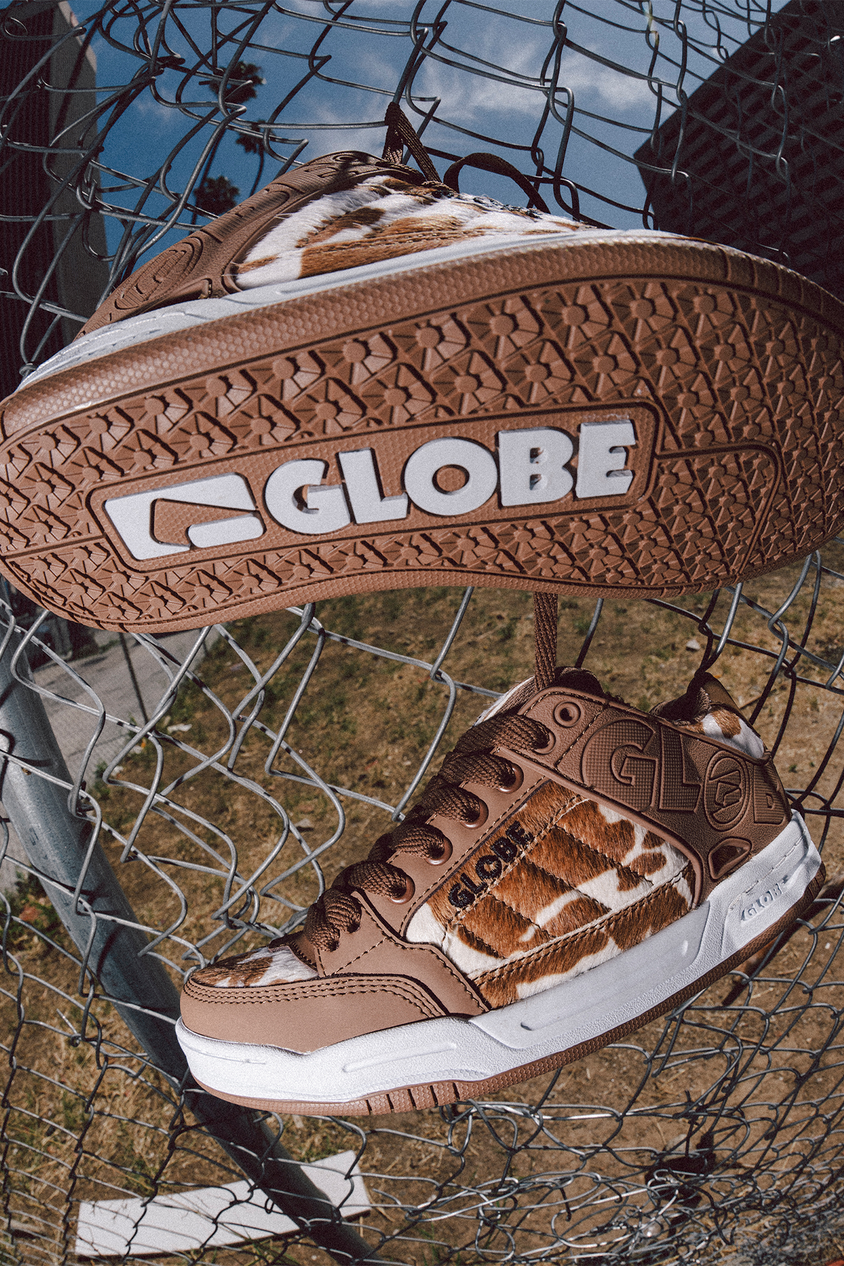 globe-tilt-brown-white-cow-skate-schuhe image 5