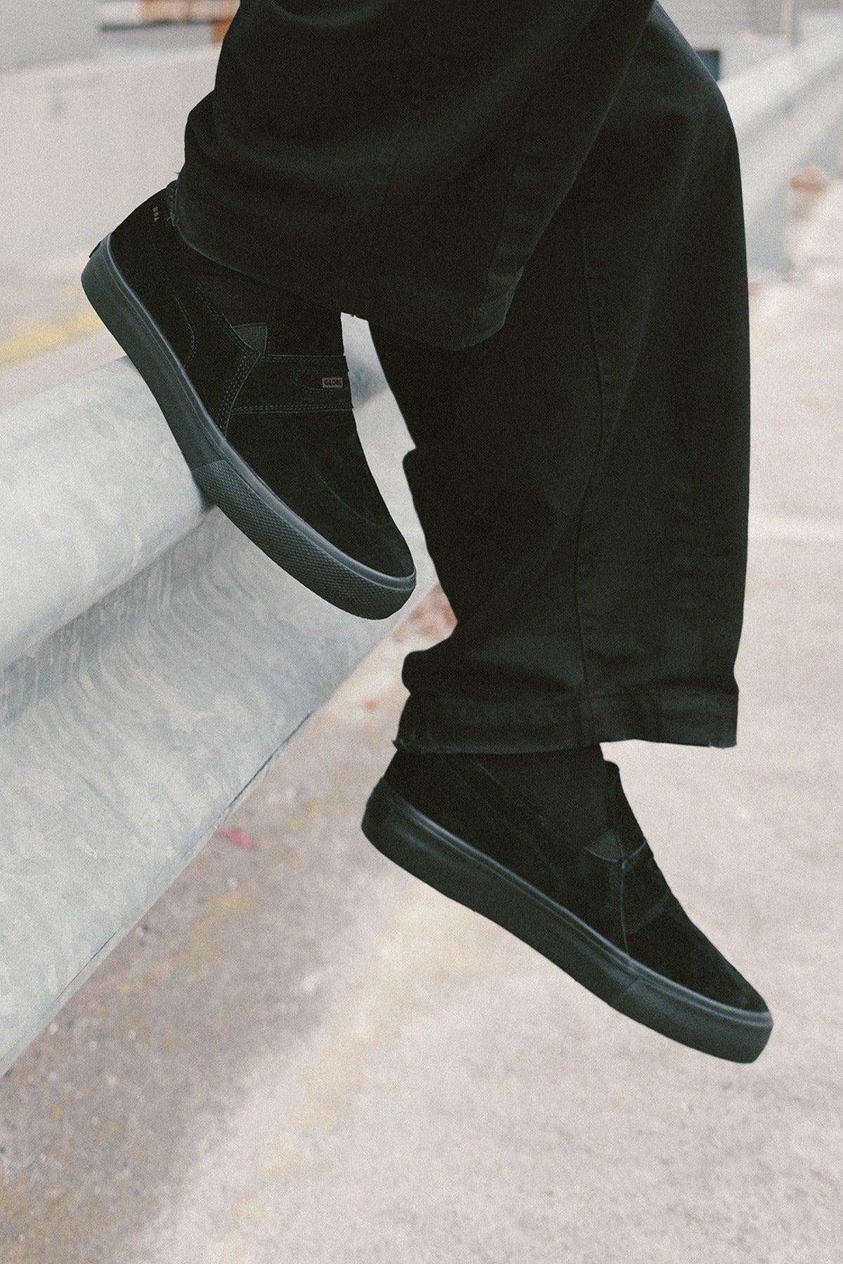 globe-liaizon-schuhe-black-suede image 6