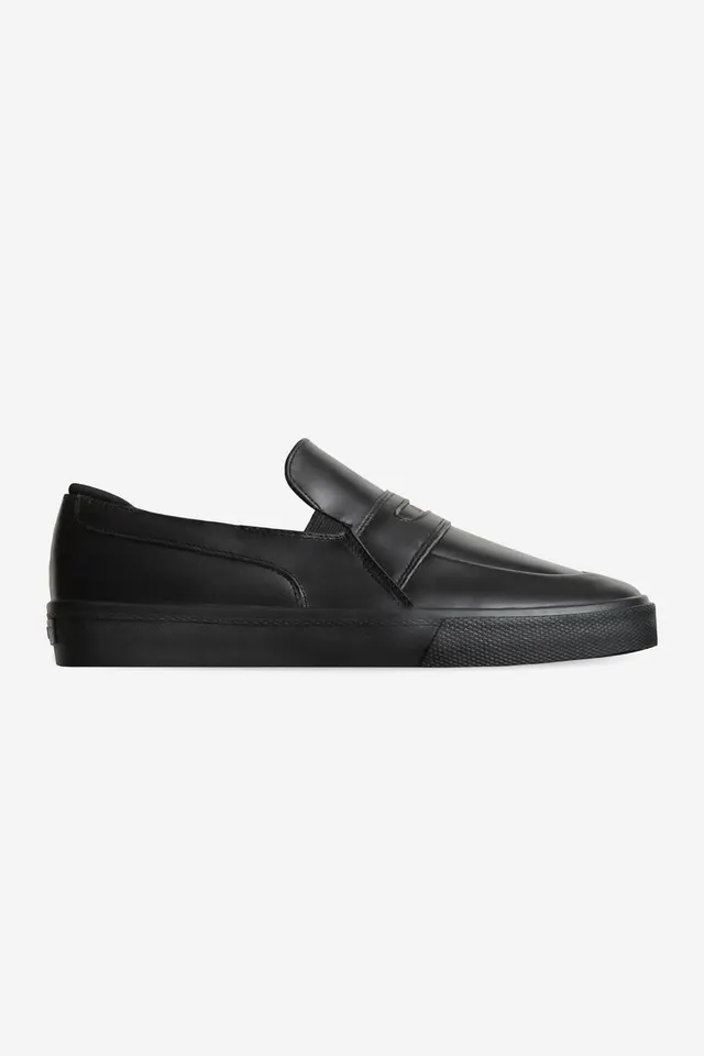 globe-liaizon-skate-slip-on-black-maalouf image 1