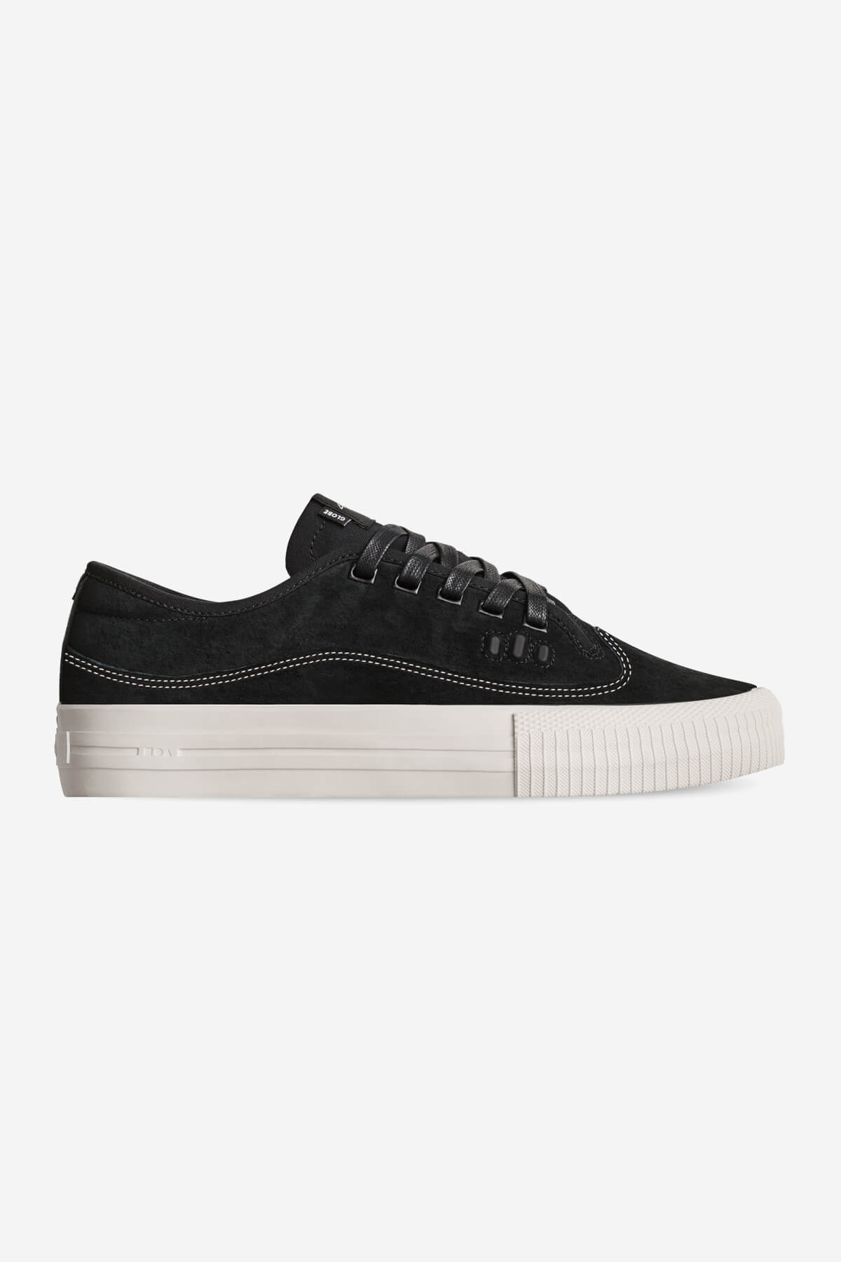 globe-gillette-black-suede-skateschuhe image 1