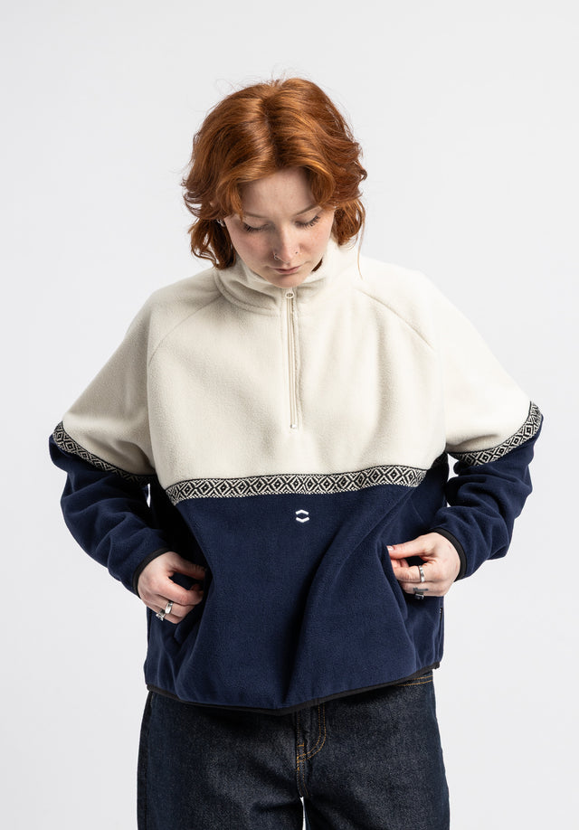 titus-jalma-fleece-pullover-2 image 2