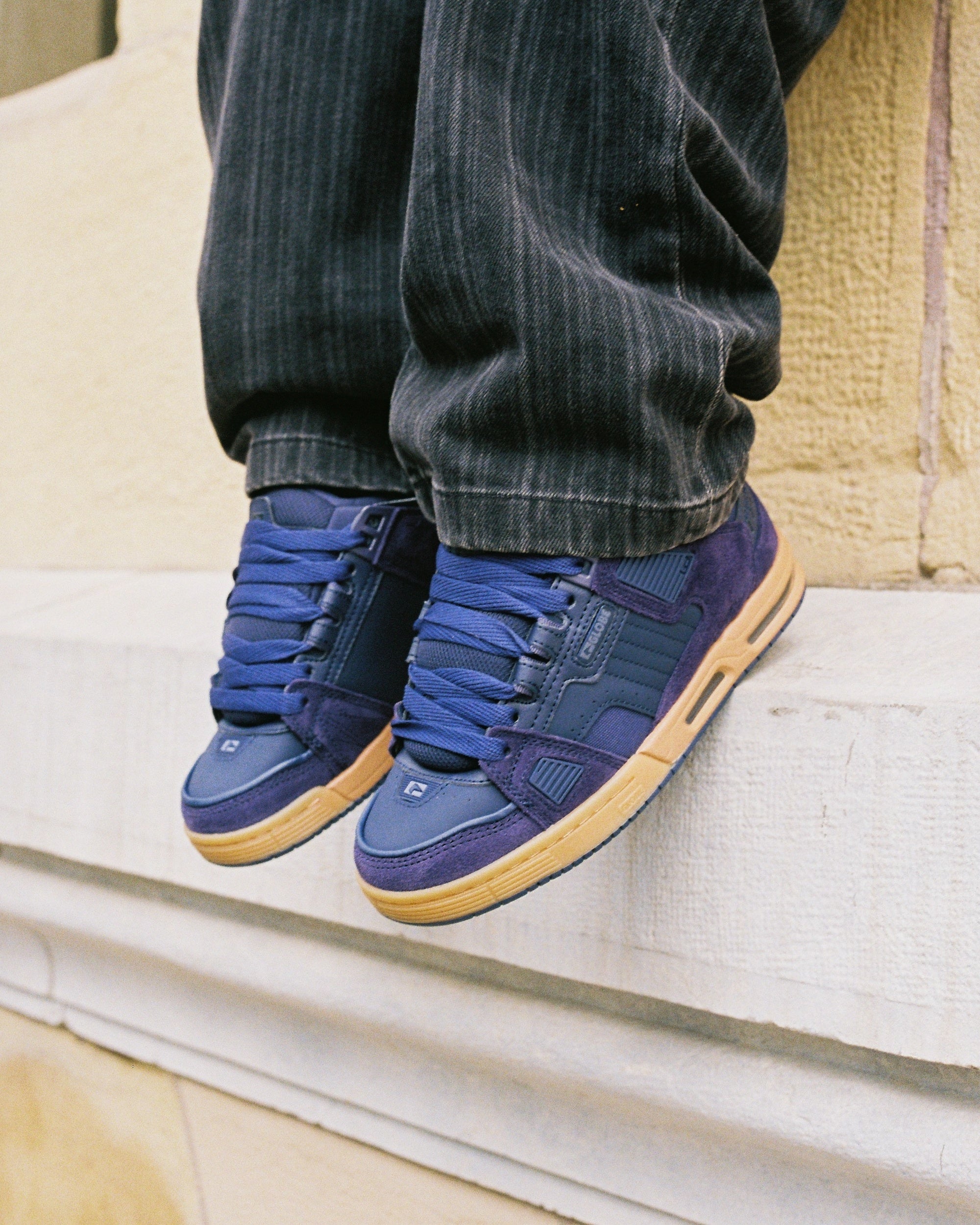 globe-sabre-skateschuhe-navy-gum image 2