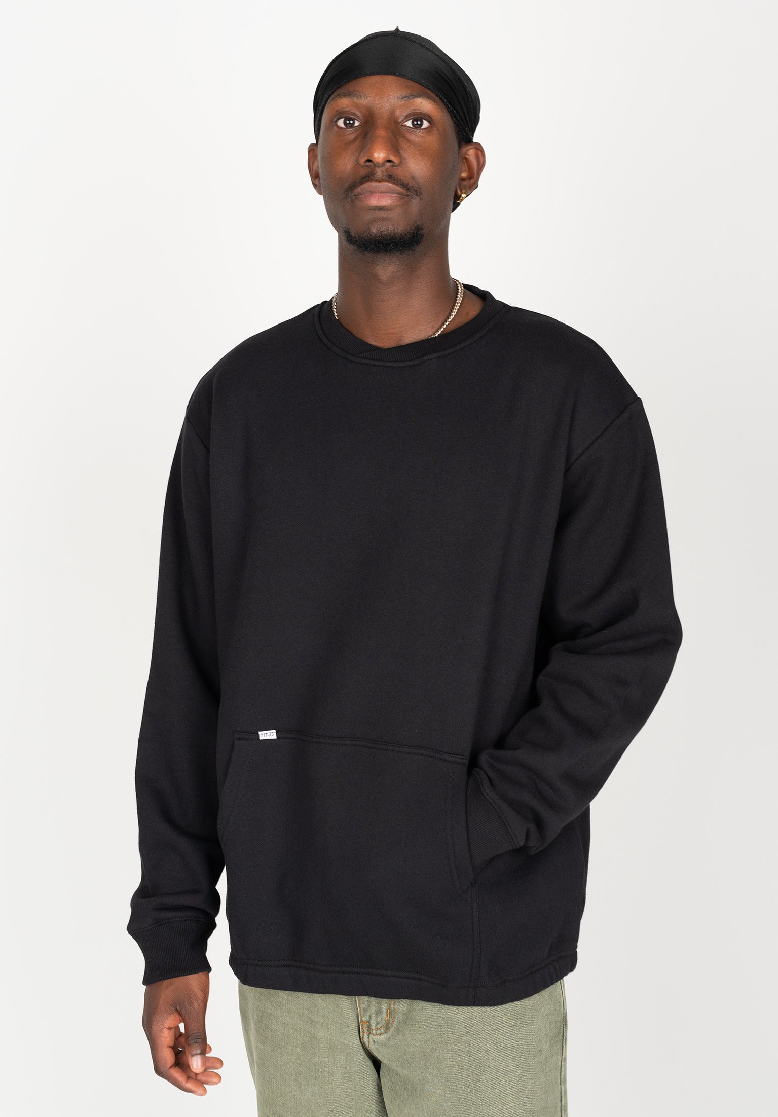 titus-raw-crewneck-sweater-mit-k-ngurutasche image 1