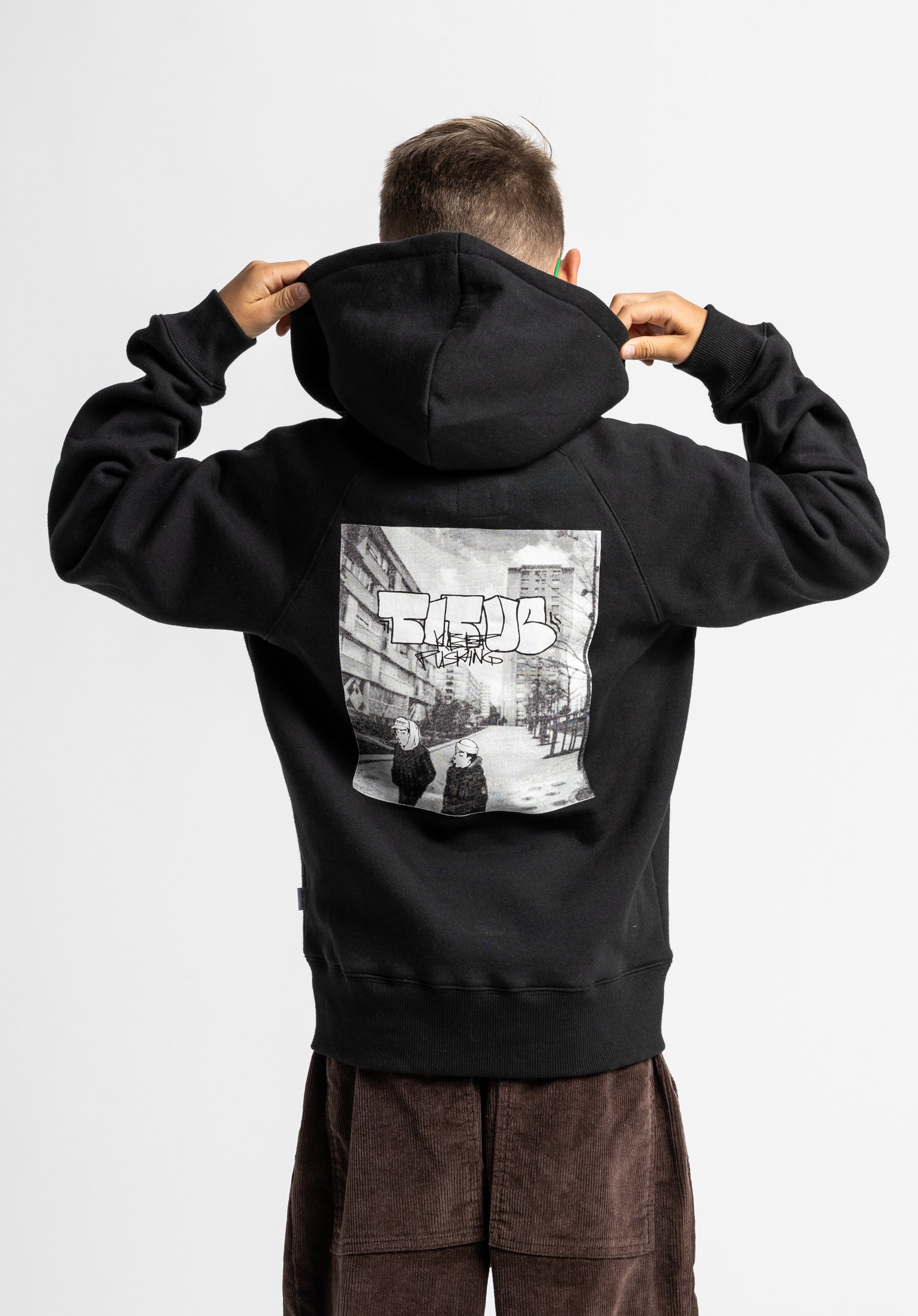 titus-hood-walk-kids-zip-hoodie-mit-backprint image 1