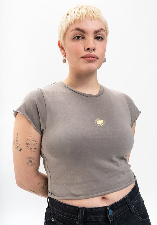 titus-niobe-babytee-cropped-shirt-mit-sun-print image 3