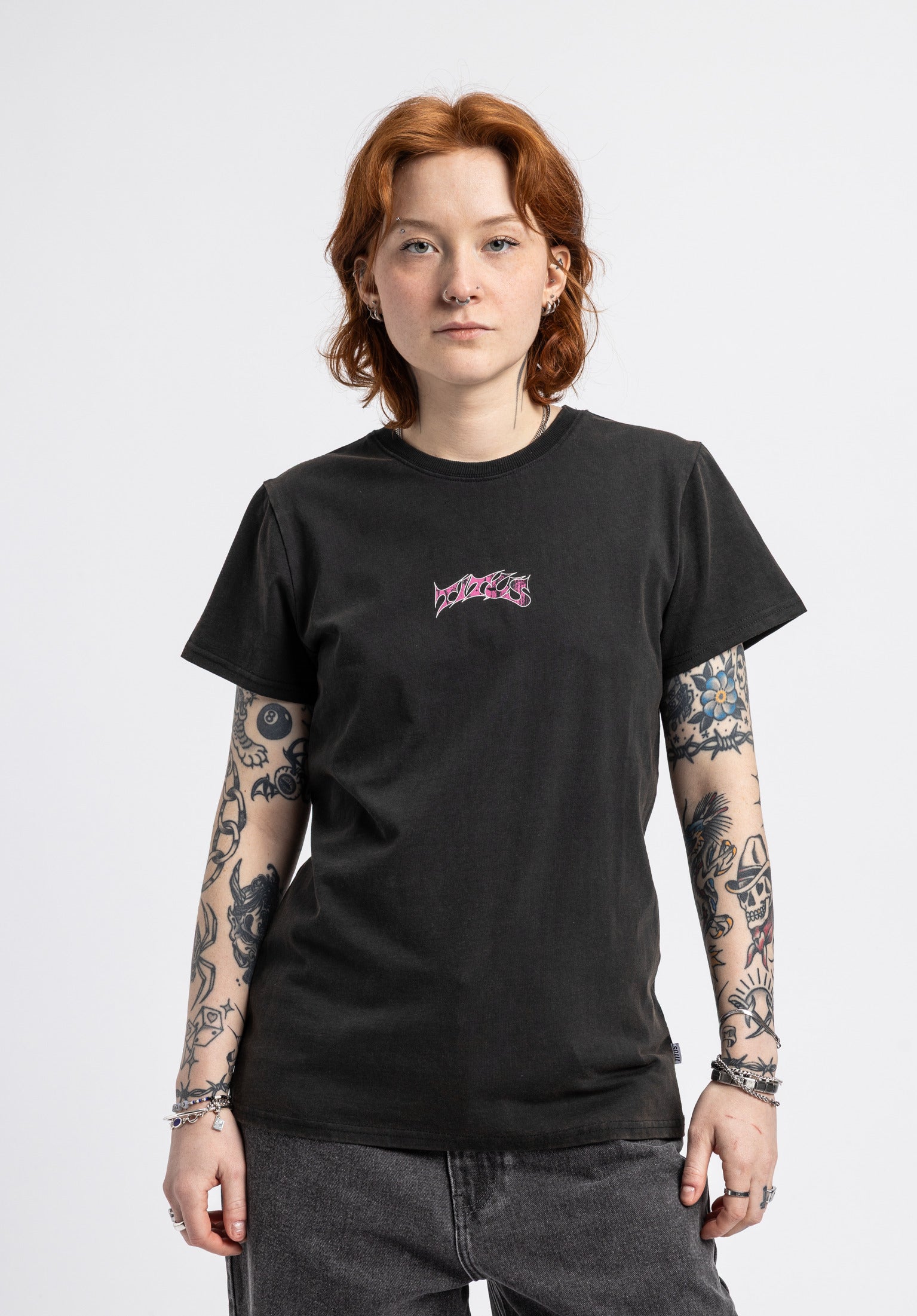titus-w-classic-logo-t-shirt-blackfaded-f-r-damen image 1