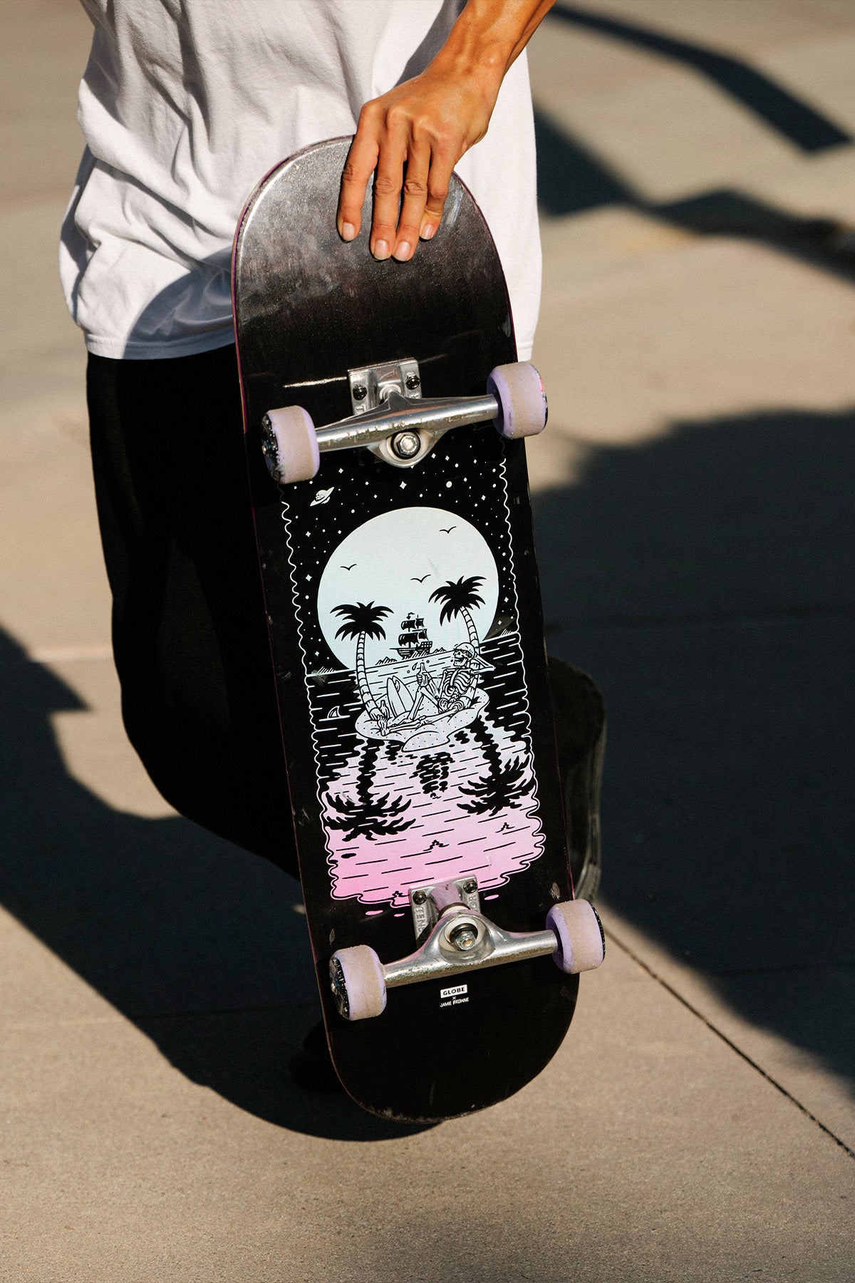globe-g2-reflection-8-5-skateboard-deck-black-purple image 2