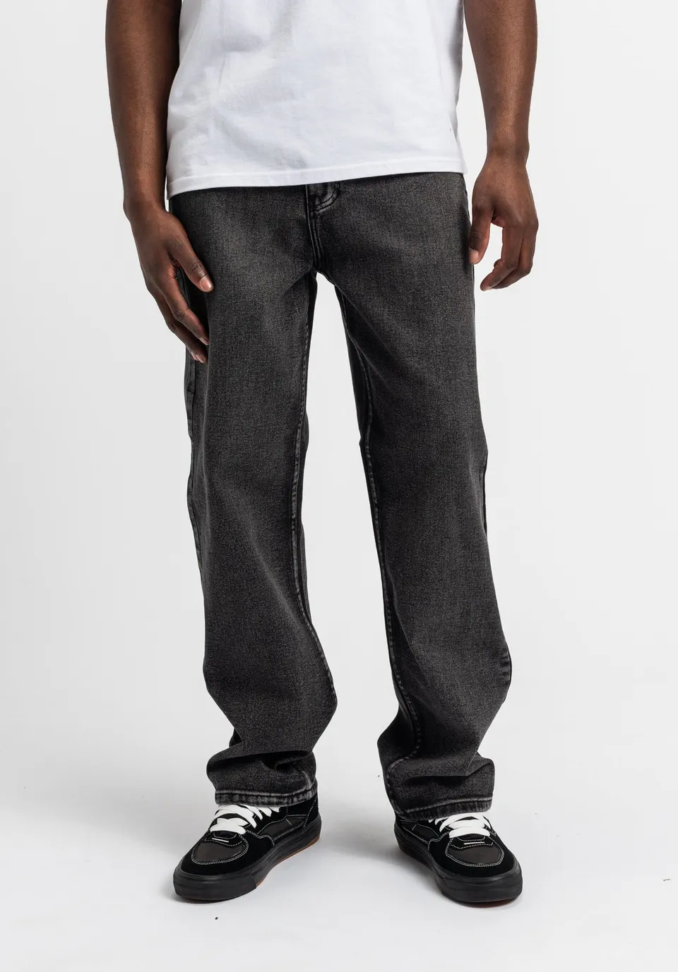 titus-taper-fit-jeans-lockerer-skate-denim image 1