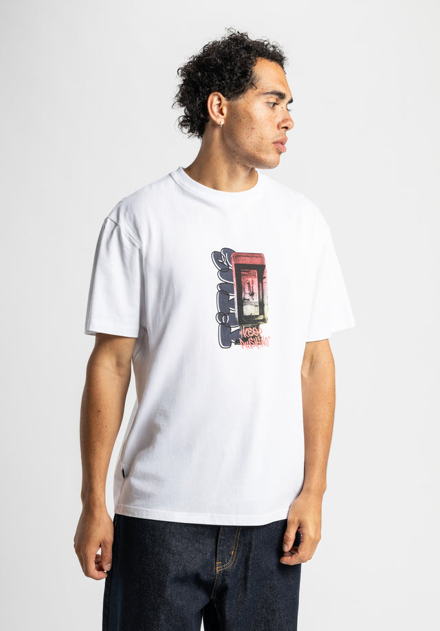 titus-phone-booth-oversize-t-shirt image 2