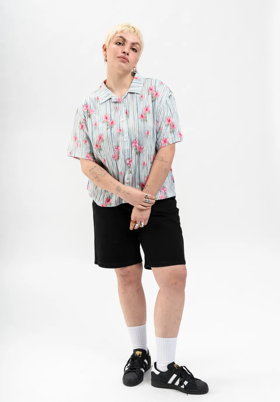 titus-libby-kurzarm-hemd-boxy-loose-fit-floral image 1