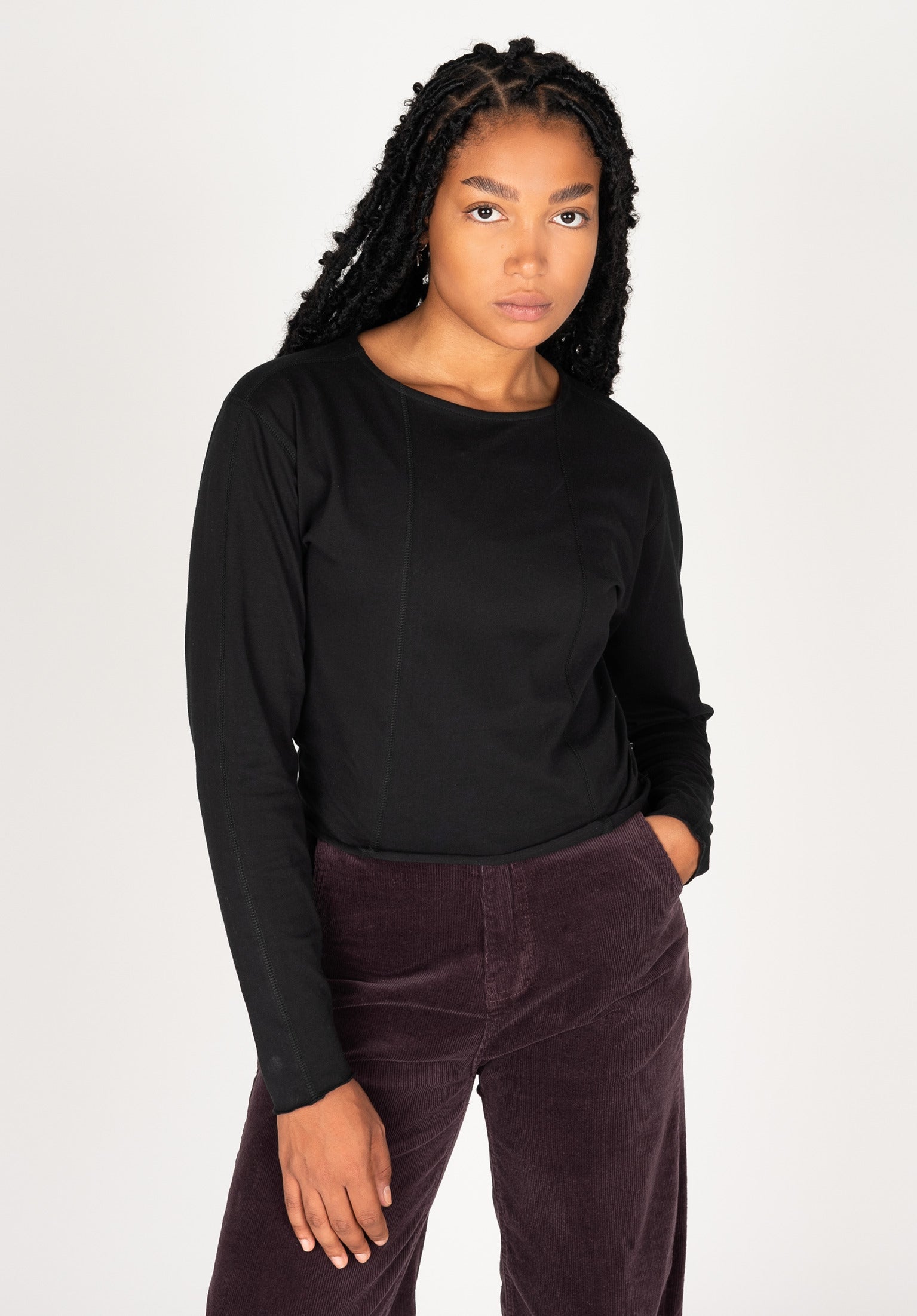 titus-yva-cropped-longsleeve-gerippt-batik-schwarz image 1