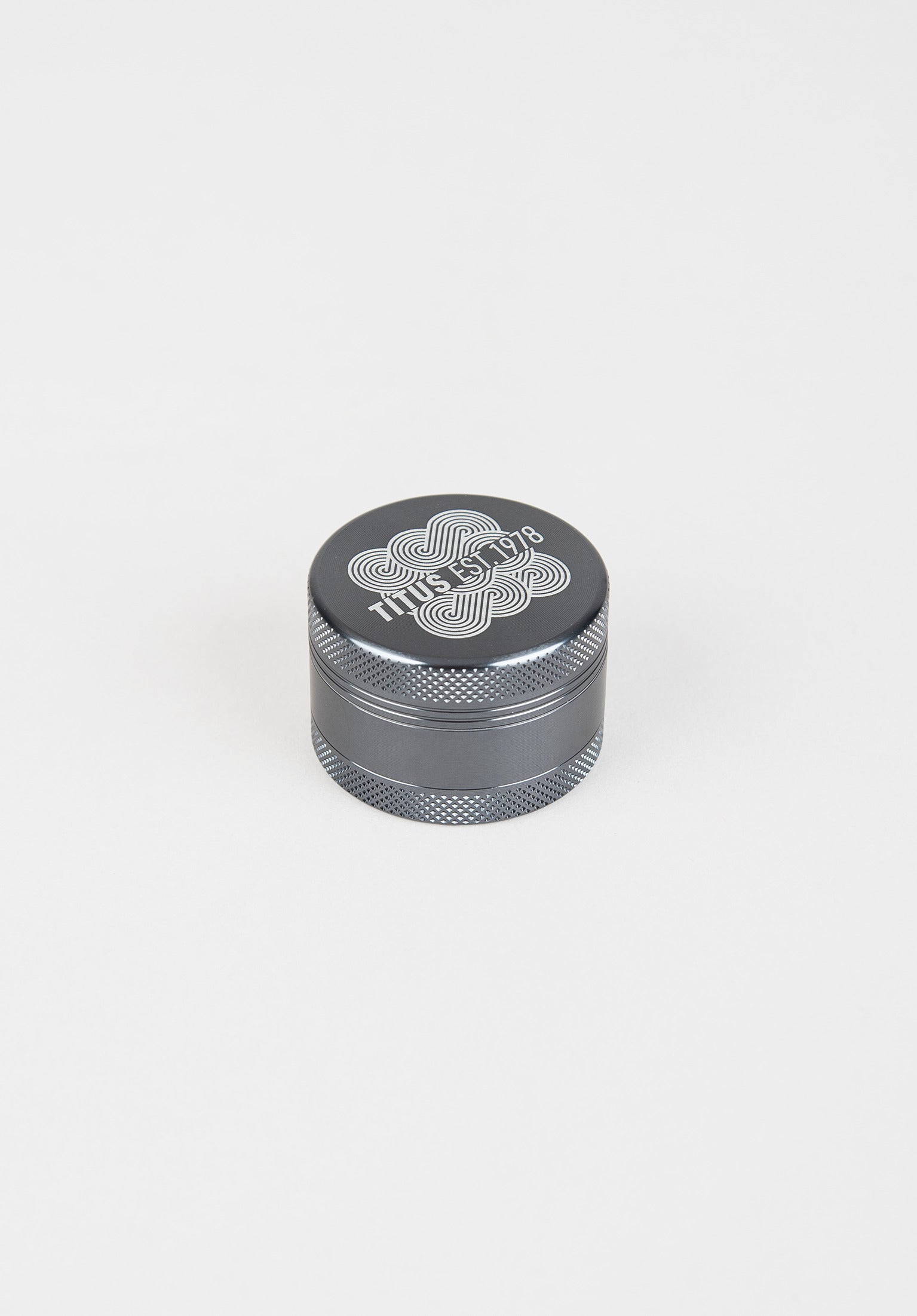 titus-spiro-pocket-metal-3-parts-mini-grinder-3-8-cm image 1