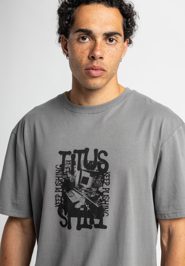titus-josiah-oversize-t-shirt-graffiti image 3