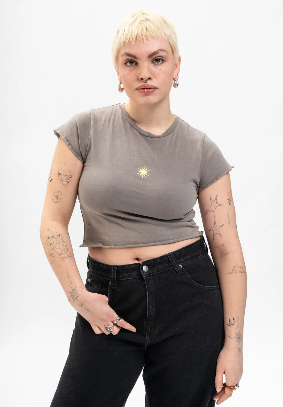 titus-niobe-babytee-cropped-shirt-mit-sun-print image 1