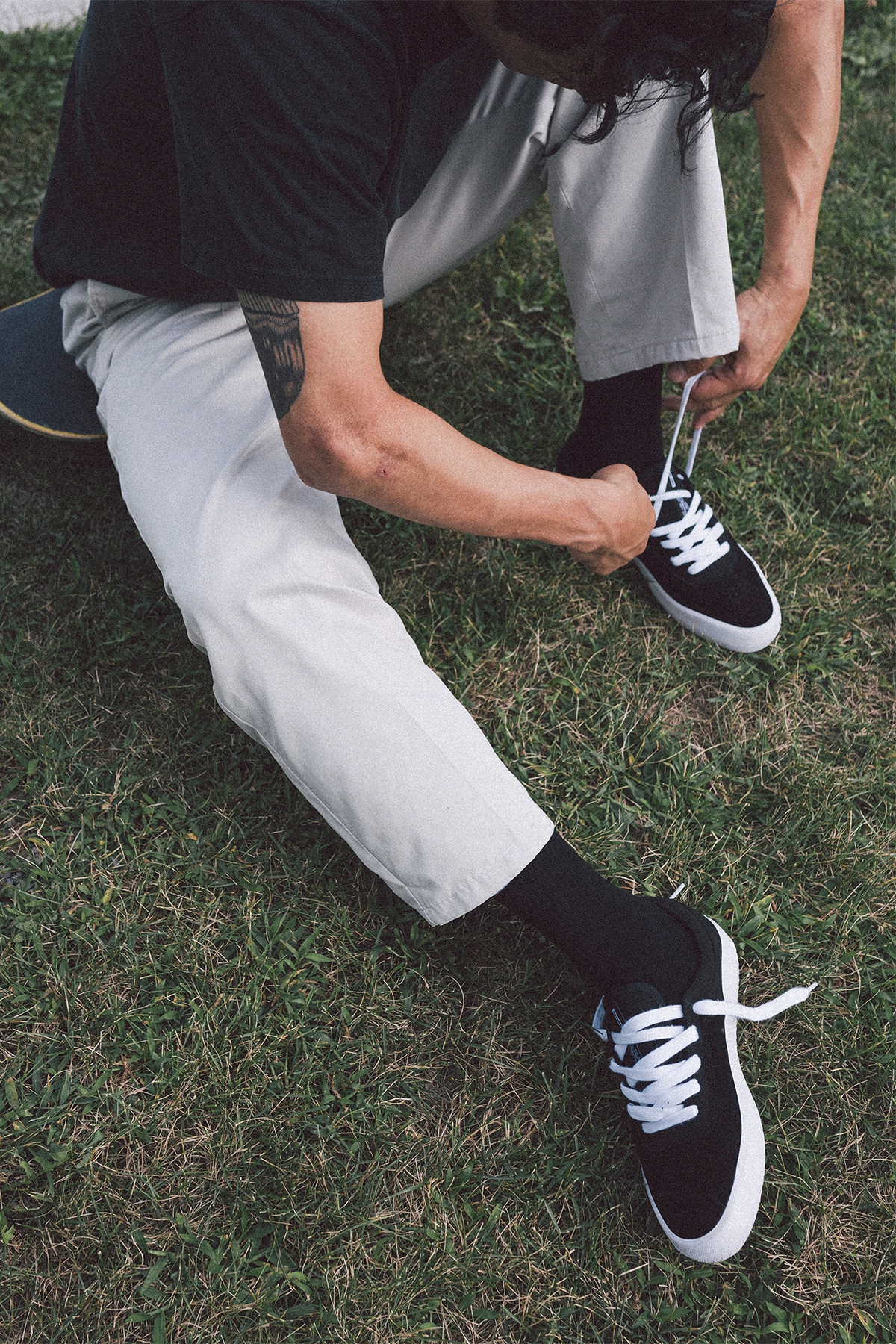 globe-melbek-skate-schuhe-black-white image 2