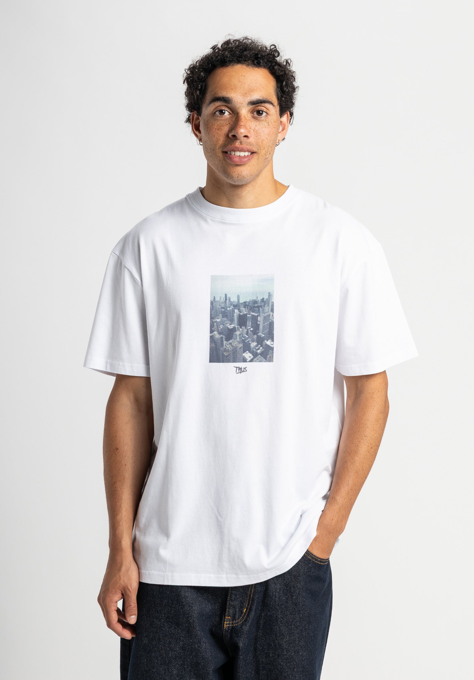 titus-concrete-city-t-shirt-white-herren image 1