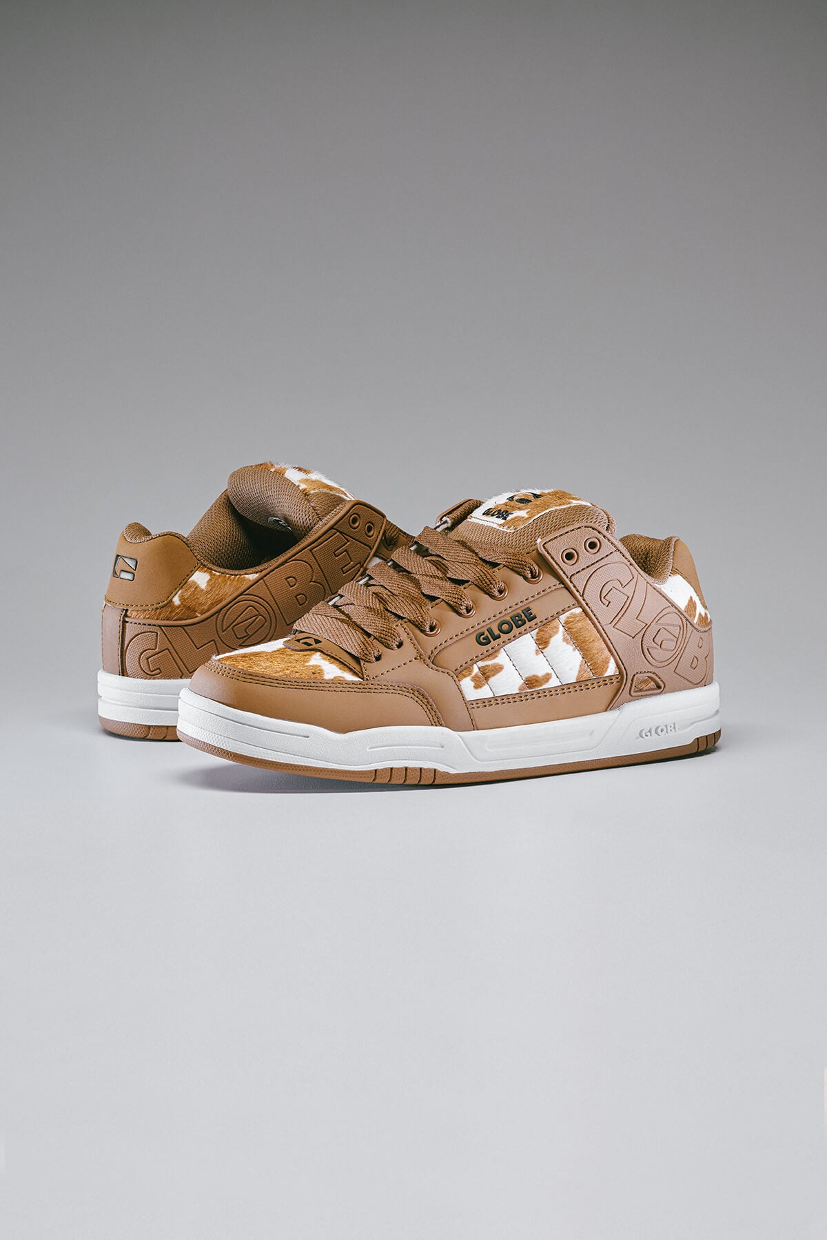 globe-tilt-brown-white-cow-skate-schuhe image 8