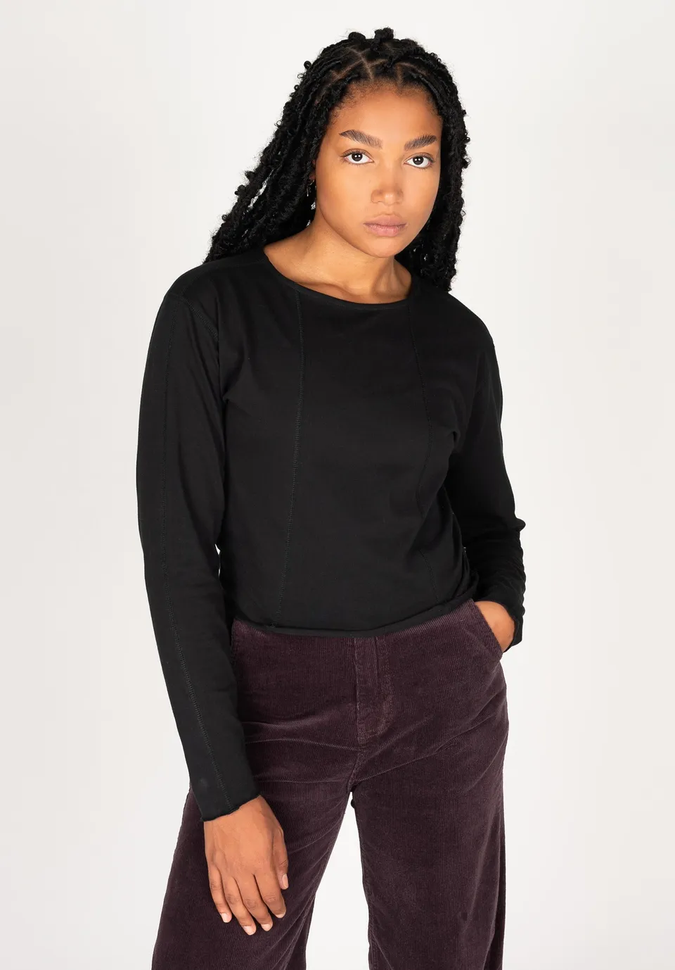 titus-yva-cropped-longsleeve-gerippt-batik-schwarz image 1