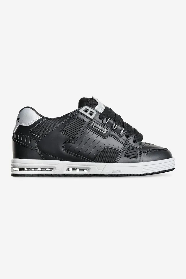 globe-sabre-schuhe-black-silver image 1