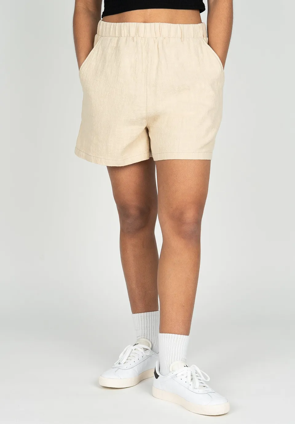titus-avoie-shorts-lockerer-fit-mit-gummizug-bund image 1