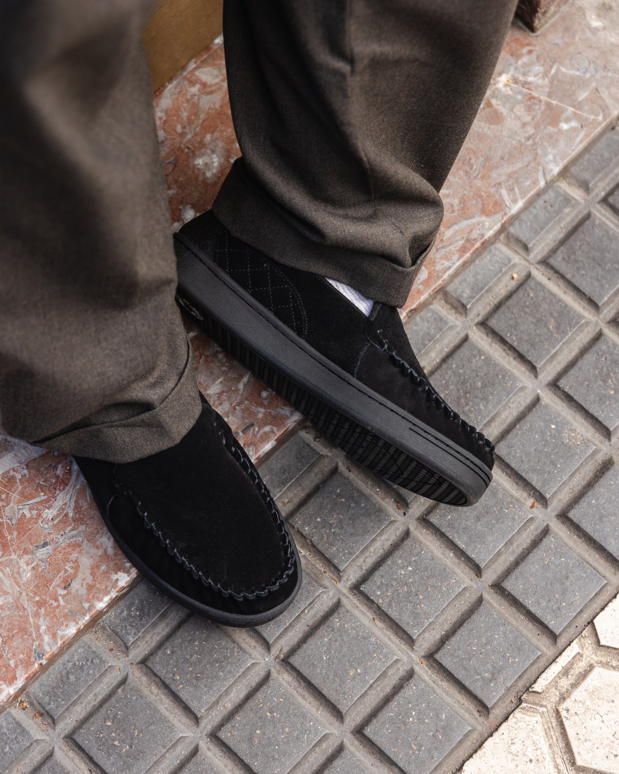 globe-castro-schuhe-black-suede image 3