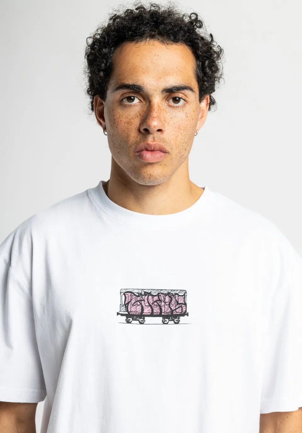 titus-train-oversize-t-shirt image 1